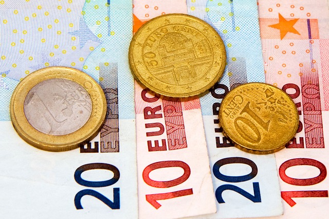 euro bankovky, tři zlaté centy